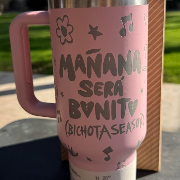 Stanley Pink Tumbler Karol g mermaid design - Picture 2 of 2